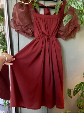 Women's Puff-Sleeve Midi Dress in Deep Red